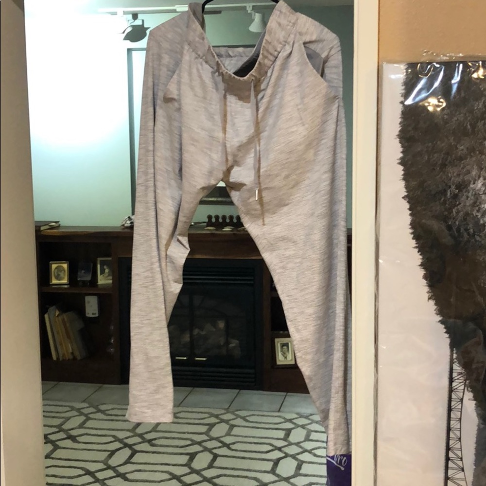 Lululemon tracker pants in grey and white
